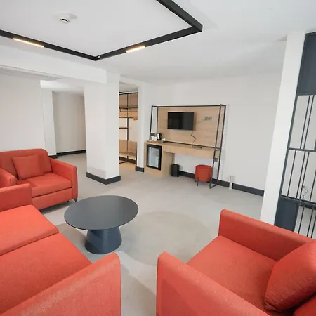 Aylin מלון מרמריס